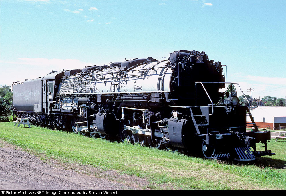 Duluth Missabe & Iron Range 2-8-8-4 #225